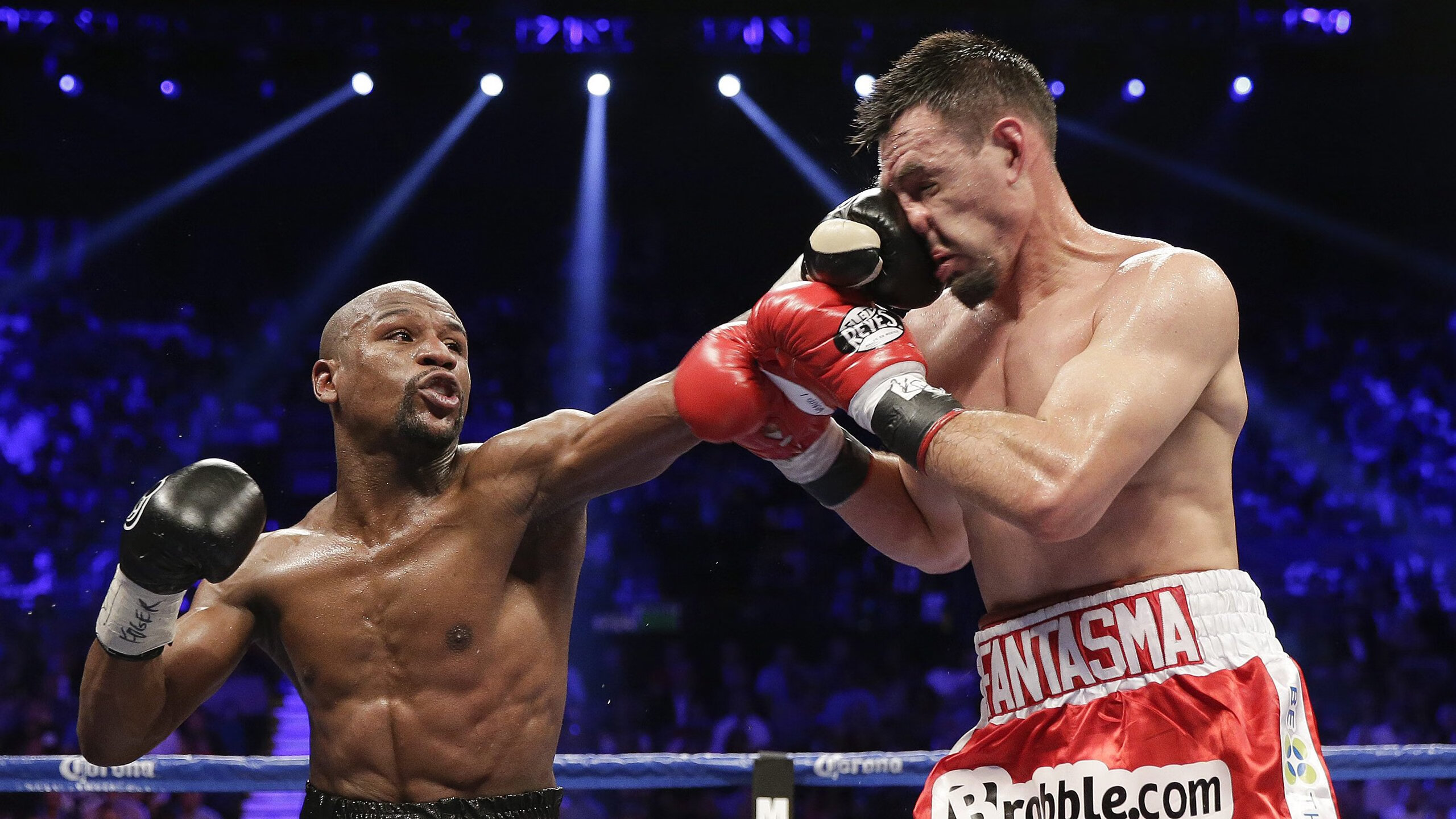 丹麦正面击溃乌拉圭，布雷默成为关键先生