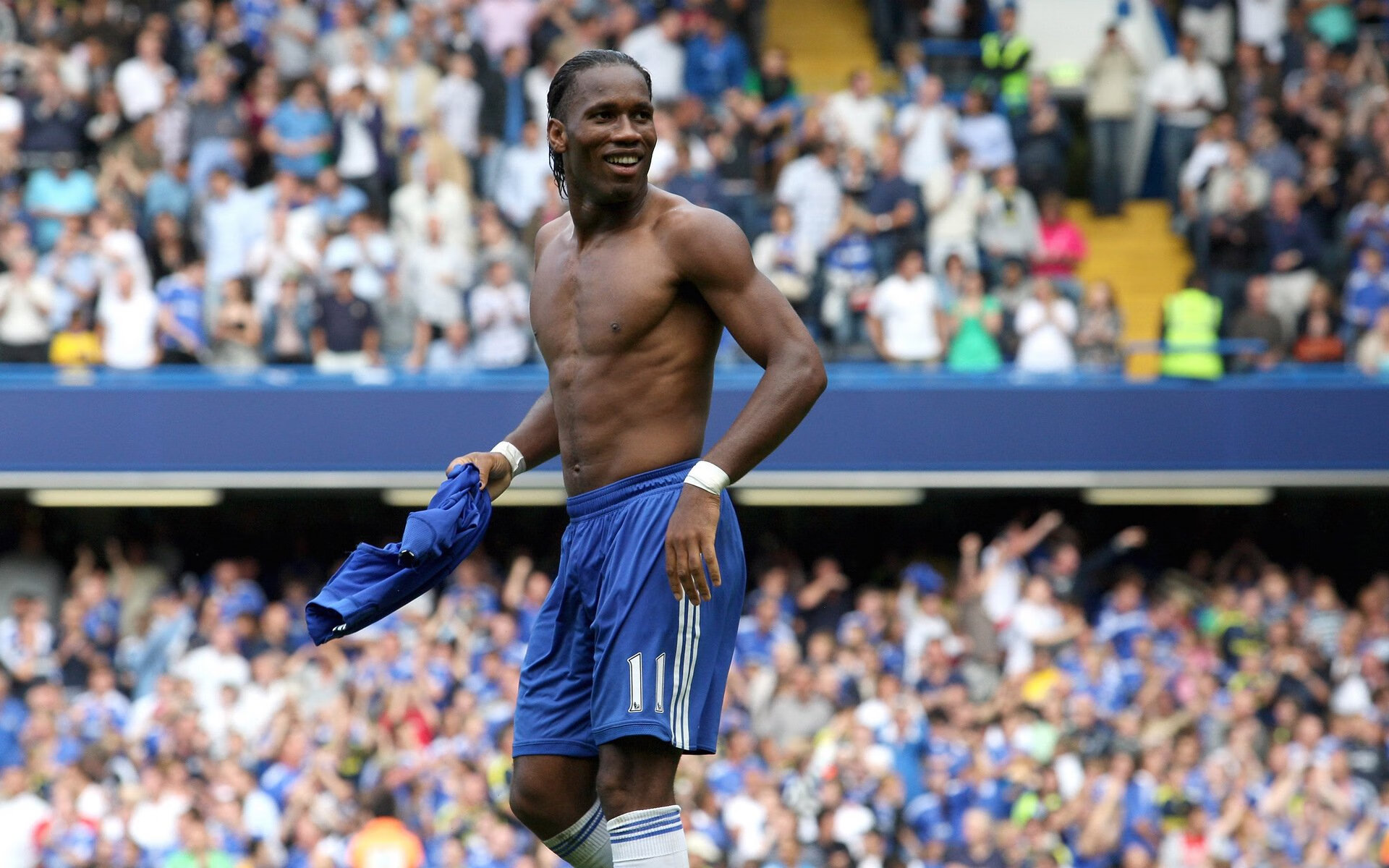 字母哥弑君登基，当希腊怪物碾碎汽车城铁壁，密尔沃基迎来新王加冕